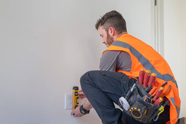 Best Circuit Breaker Repair  in Clintonville, WI